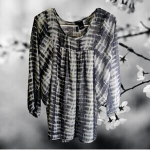 New Direction mediums 3/4 sleeves polyester black and white lightweight blouse